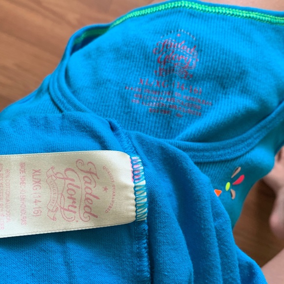 Tank top and shorts - Picture 3 of 3